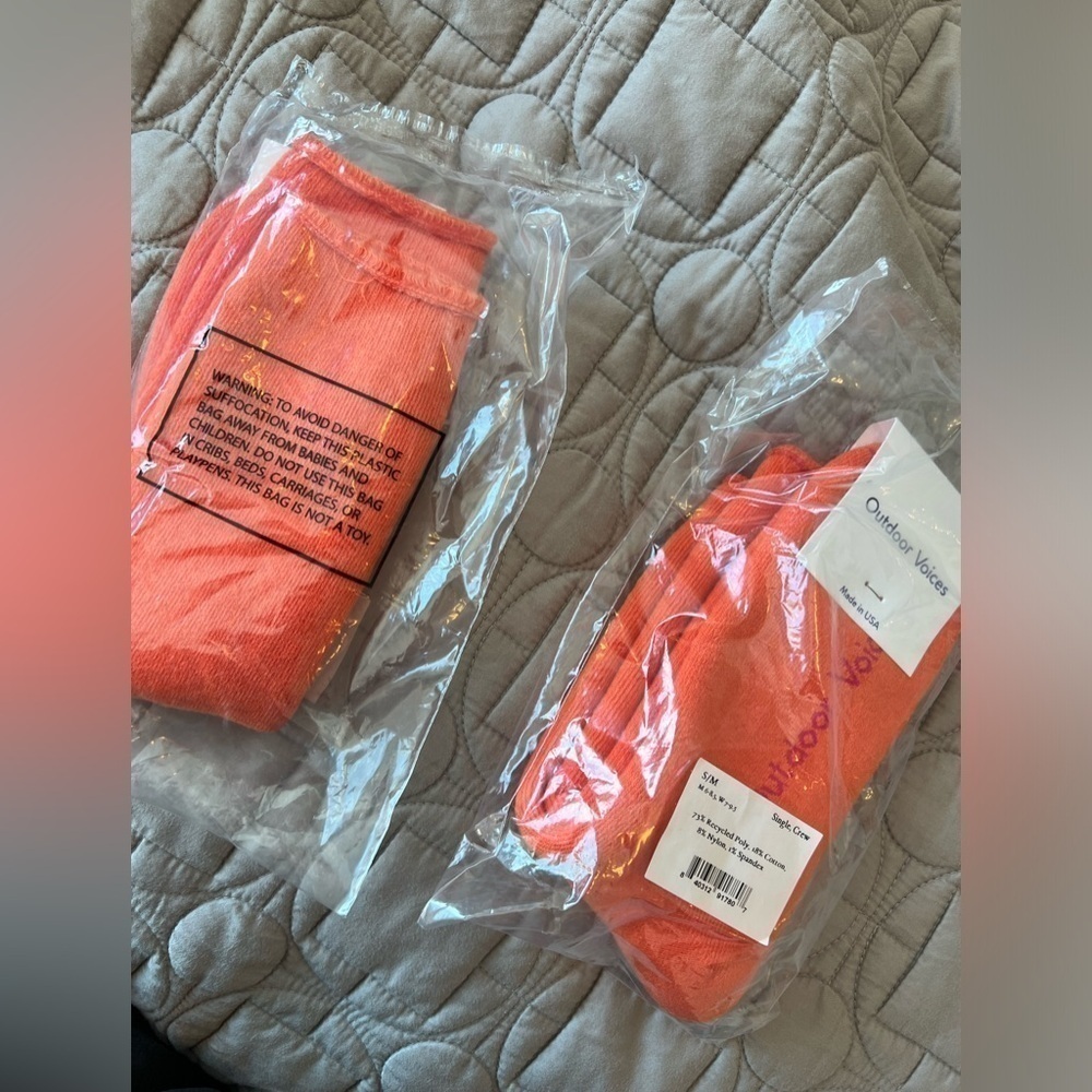 Outdoor Voices Comfort Sock NWT Clementine size S/M